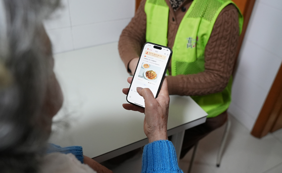 兼具深度温度 中国“AI+消费”新潮流引领全球 兼具深度温度 中国“AI+消费”新潮流引领全球